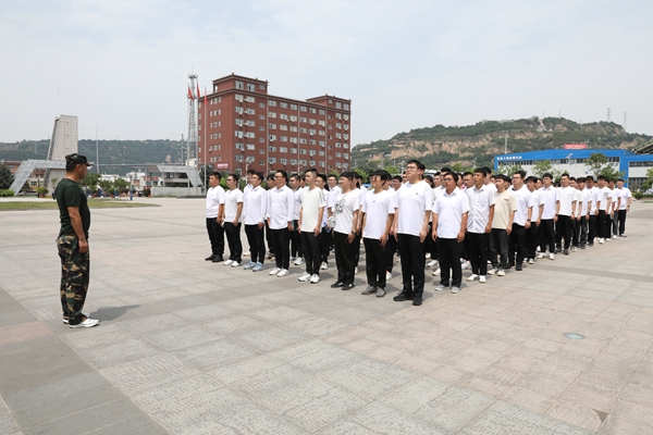 1.集中軍訓_副本.jpg