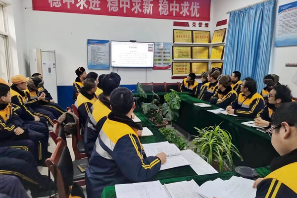 對線路春融知識進行培訓_副本.jpg