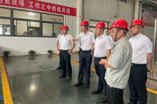 現(xiàn)場(chǎng)參觀_副本.jpg