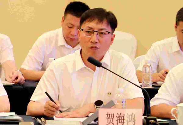 8——彬長礦業(yè)副總經(jīng)理賀海鴻匯報工程實驗方案_副本.jpg