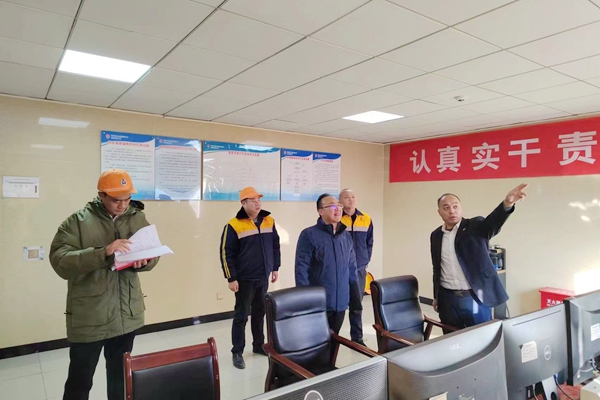 深入黨建聯系點調研_副本.jpg