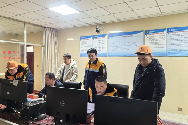 現場監督_副本.jpg