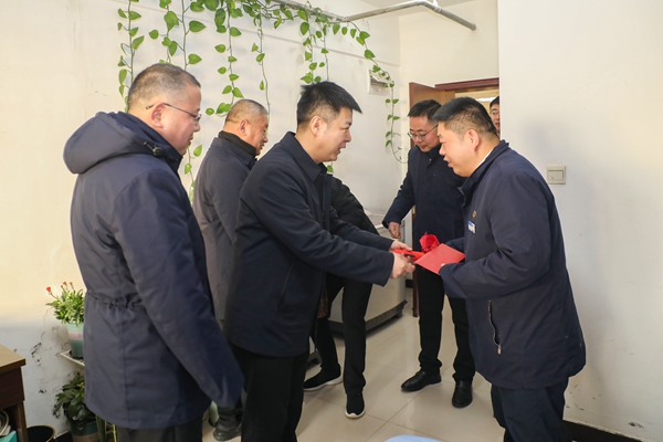 白書記.jpg
