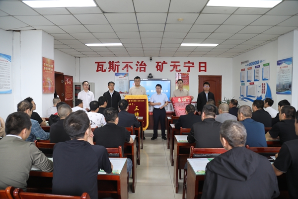 3 三特區(qū)隊(duì)慰問(wèn)_副本.jpg